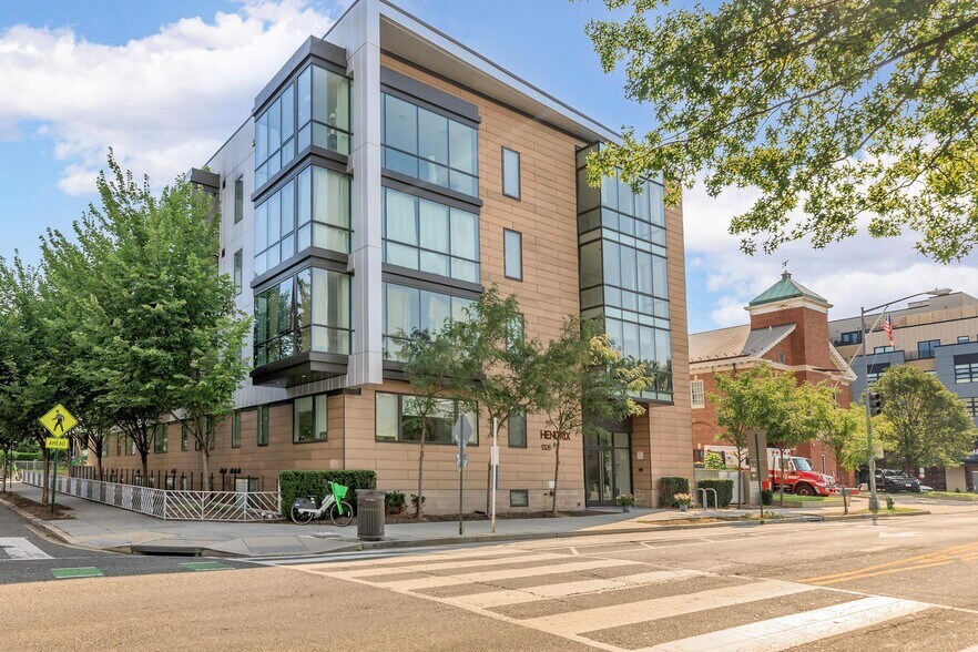 1326 Florida Ave NE, Washington, DC à vendre - Photo principale – Image 1 sur 70