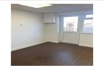 Units 7-13 Chasewood Park Buisness Centre, Hednesford Rd, Cannock à louer Photo intérieure– Image 2 sur 3