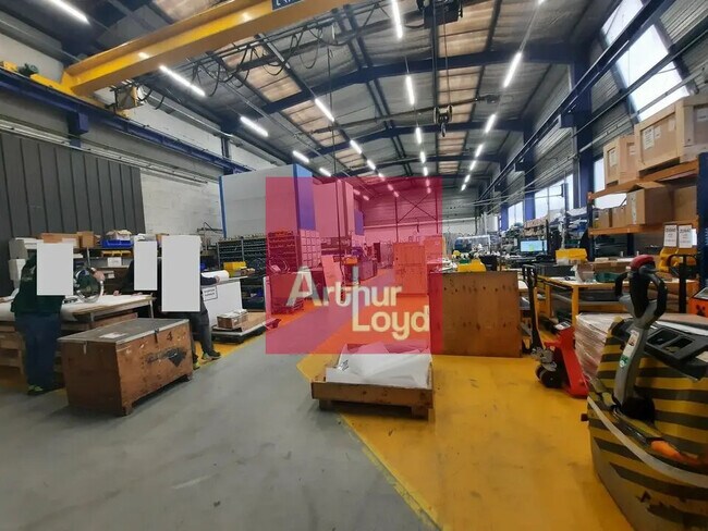 Plus de détails pour Local d’activités à vendre