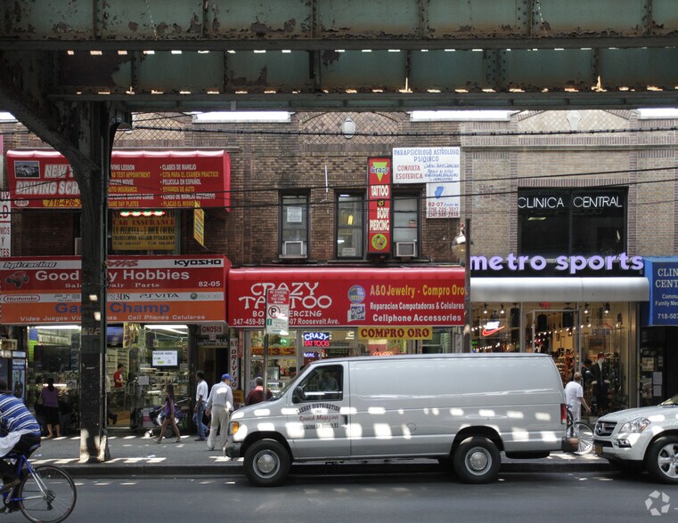 82-07 Roosevelt Ave, Jackson Heights, NY à vendre - Photo de l’immeuble – Image 2 sur 14