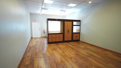 2325 NW 30th St, Oakland Park, FL à louer - Vidéo sur l’annonce professionnelle 