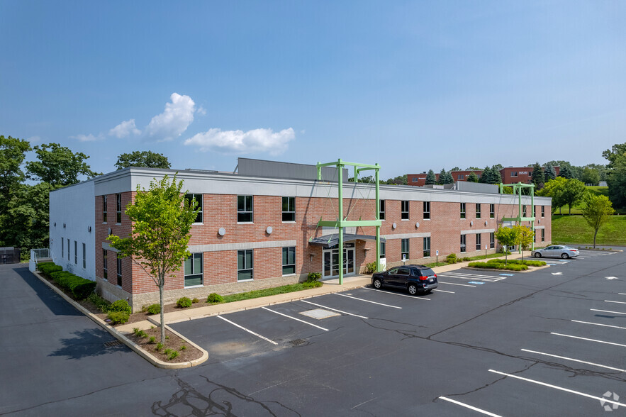 900 Highland Corporate Dr, Cumberland, RI à vendre - Photo principale – Image 1 sur 12