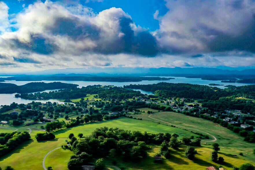 TN 139 Hwy, Dandridge, TN à vendre - Photo principale – Image 1 sur 16