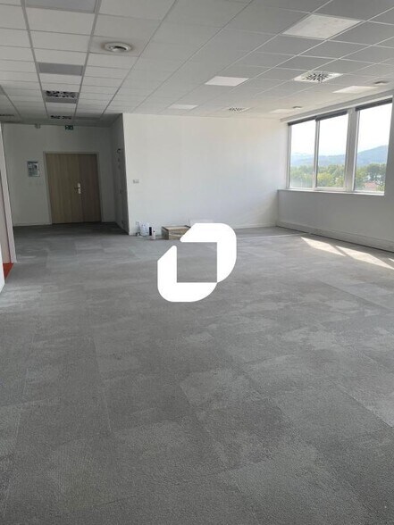 2 Rue De La Viscose, Échirolles à louer - Photo intérieure – Image 3 sur 9