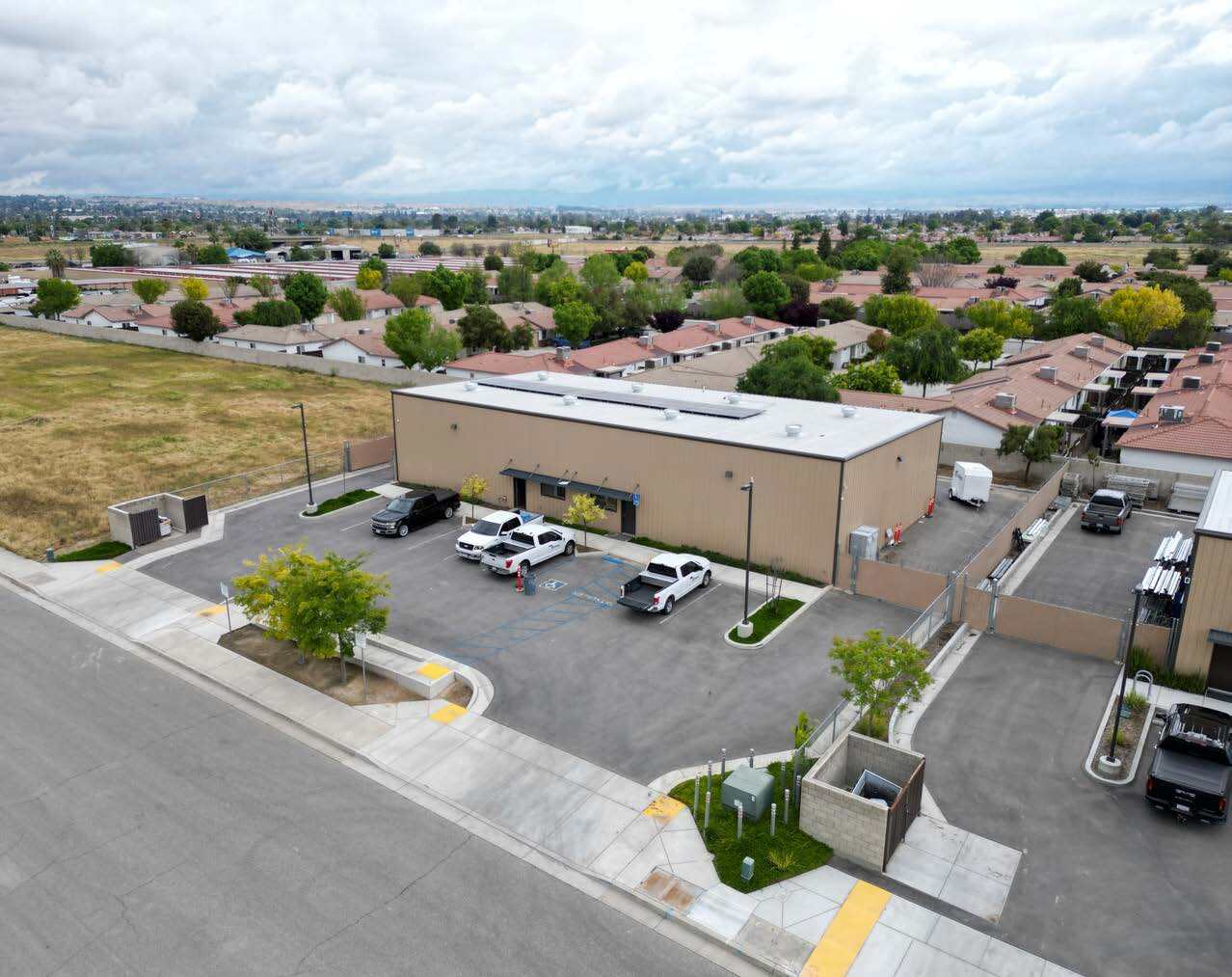709 Workman St, Bakersfield, CA à louer Photo principale– Image 1 sur 20