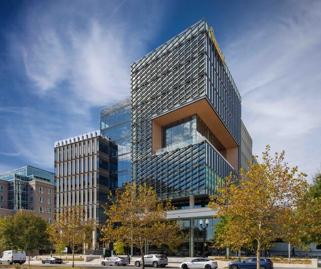 Plus de détails pour 3401 Fairfax Dr, Arlington, VA - Bureau à louer