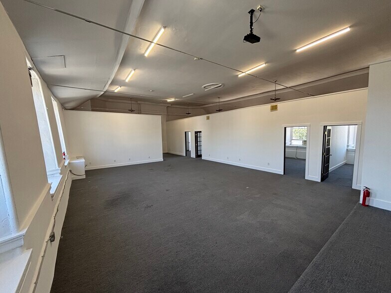 4200-4206 Ridge Ave, Philadelphia, PA à louer - Photo principale – Image 1 sur 7