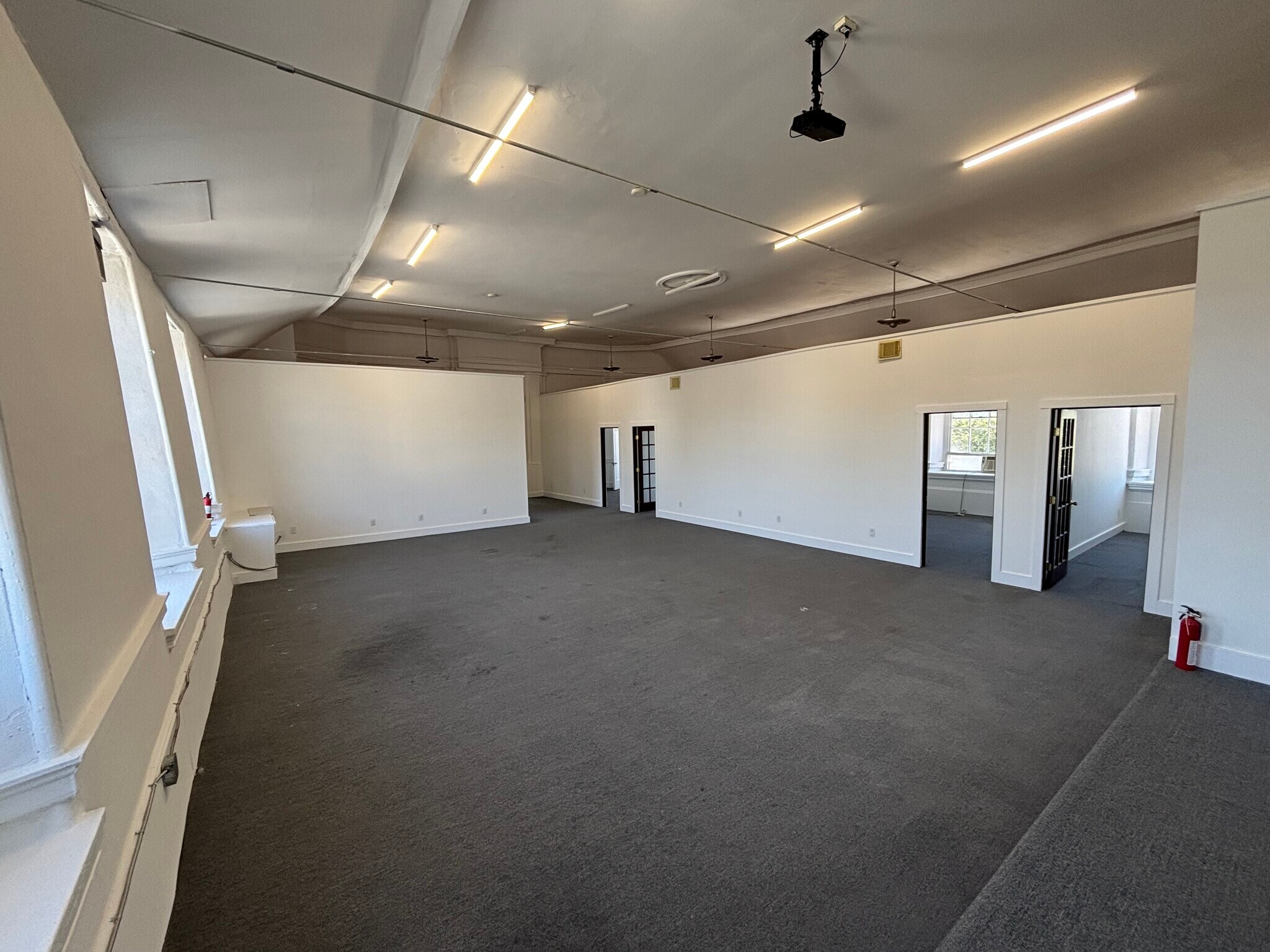 4200-4206 Ridge Ave, Philadelphia, PA à louer Photo principale– Image 1 sur 8