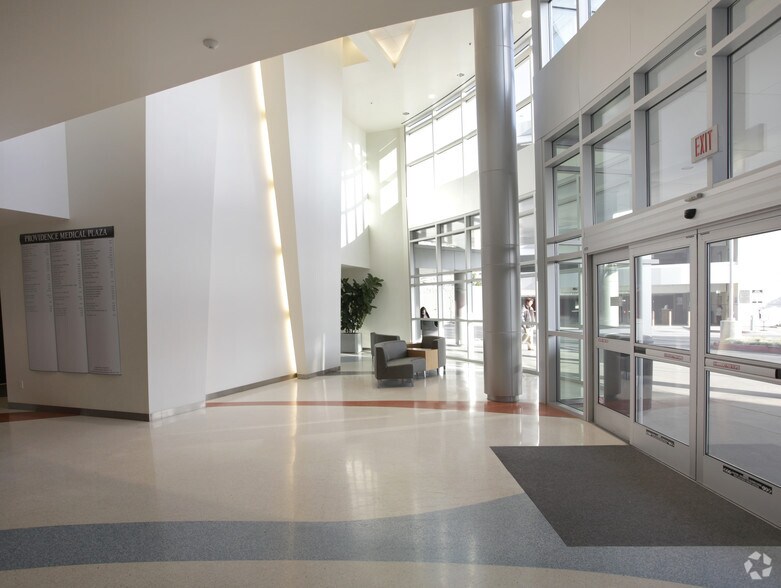 191 S Buena Vista St, Burbank, CA à louer - Hall d’entrée – Image 2 sur 4
