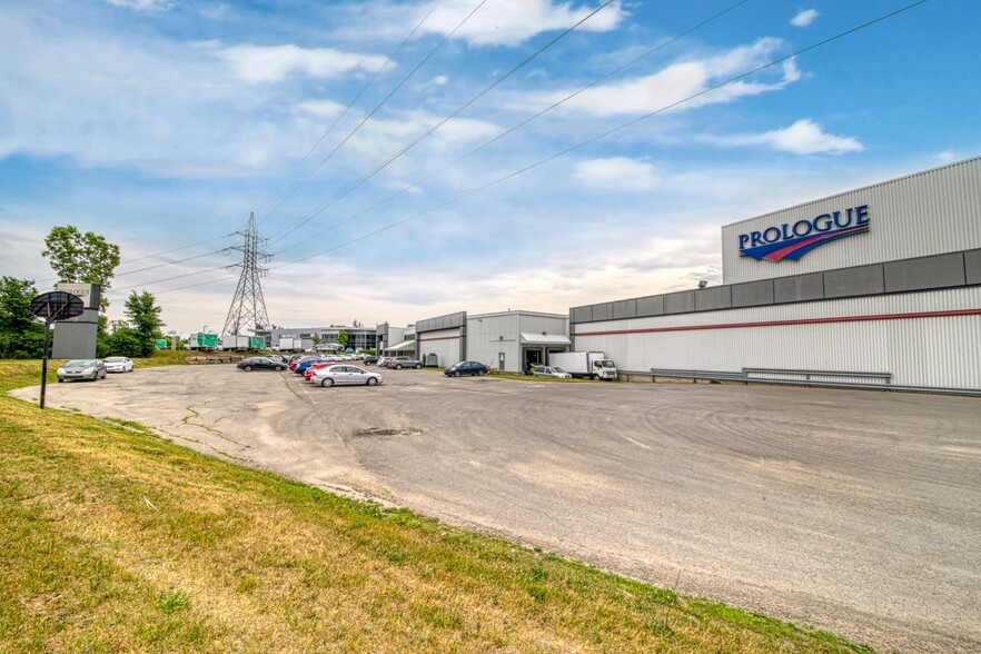 1650 Boul Lionel-Bertrand, Boisbriand, QC à louer - Photo de l’immeuble – Image 1 sur 5