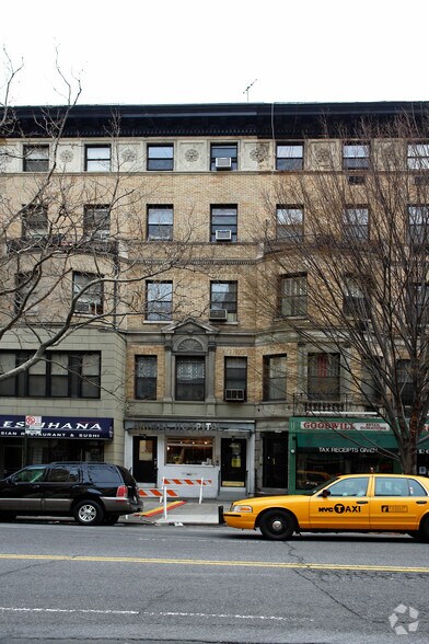 219 W 79th St, New York, NY à louer - Photo de l’immeuble – Image 2 sur 16