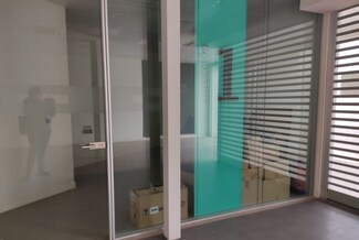 Plus de détails pour Local commercial à vendre