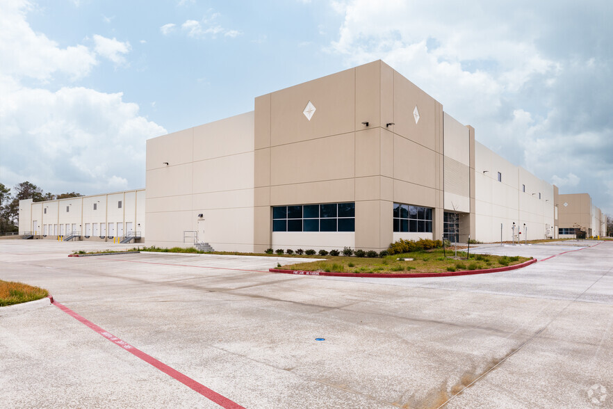 7491 Rankin Rd, Humble, TX à louer - Photo principale – Image 1 sur 6