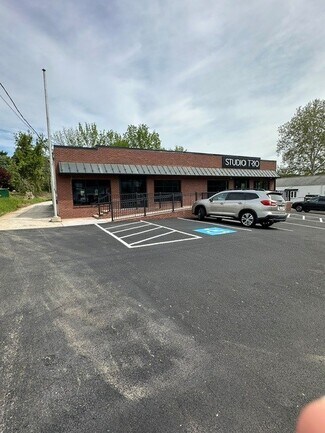 Plus de détails pour 351 Lancaster Ave, Malvern, PA - Local commercial à louer