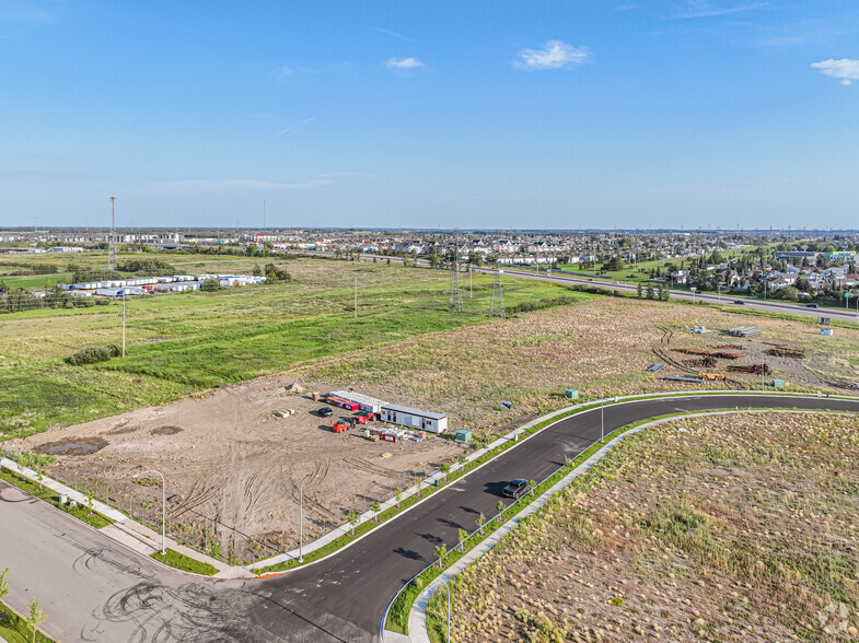 5003 28 St NW, Edmonton, AB à vendre - Aérien – Image 2 sur 4