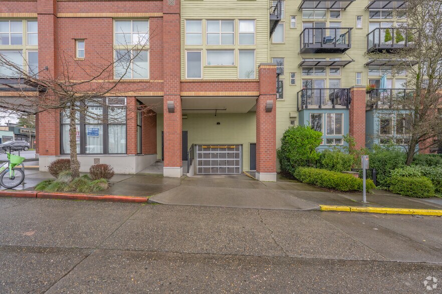 2205 N 45th St, Seattle, WA à louer - Photo de l’immeuble – Image 3 sur 3
