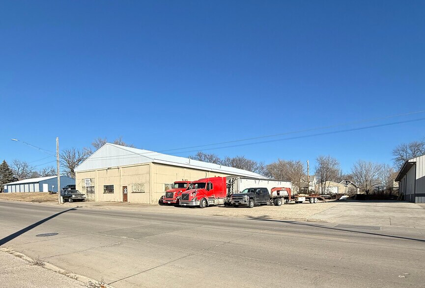 104 11th St NE, Austin, MN à vendre - Photo de l’immeuble – Image 2 sur 17