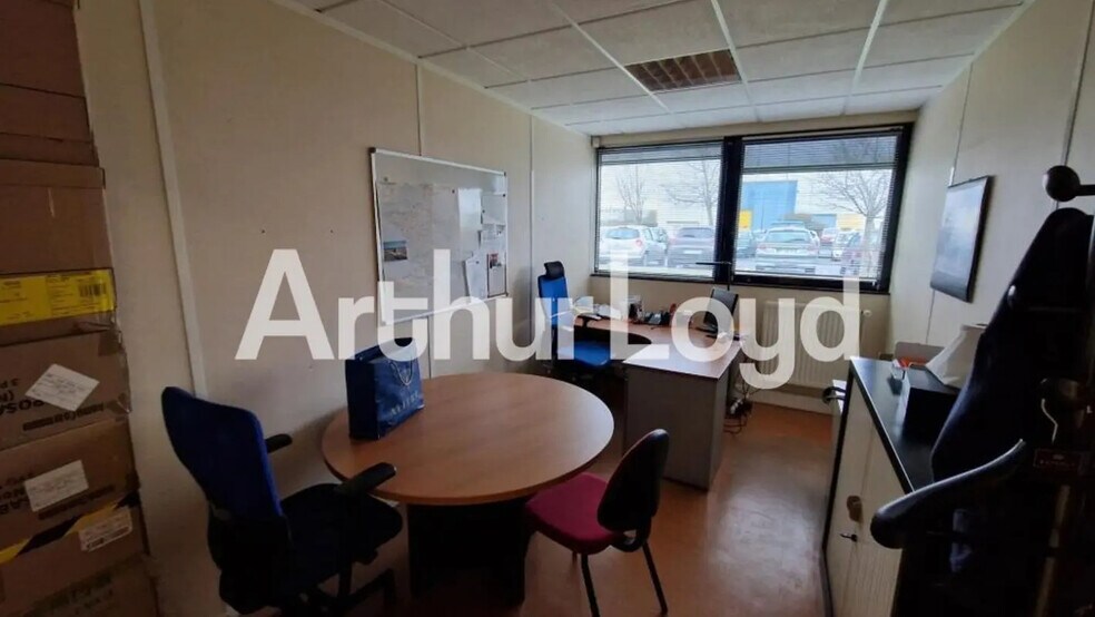Bureau dans Mondeville à louer - Photo de l’immeuble – Image 3 sur 3
