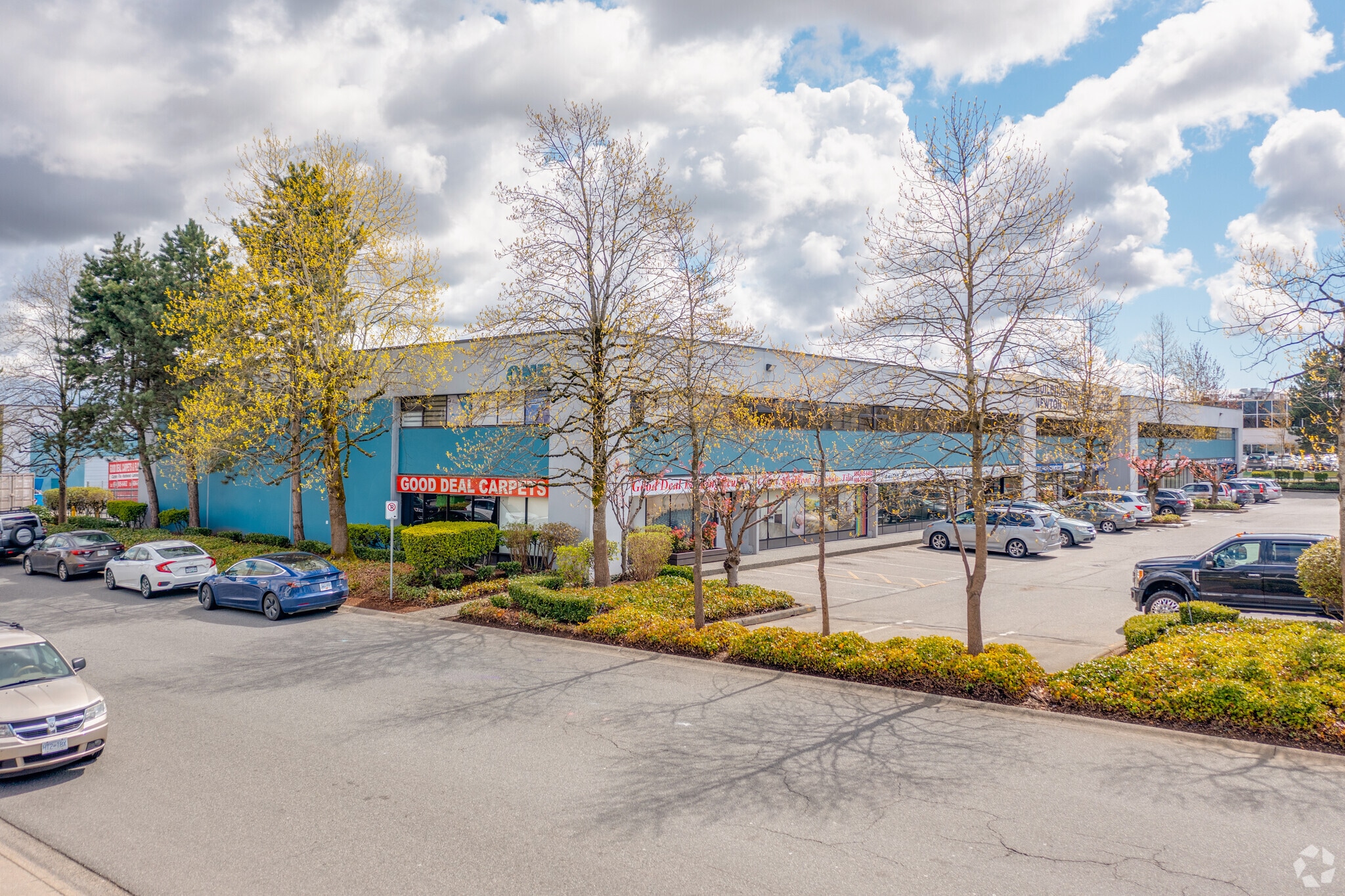 13290 78th Ave, Surrey, BC à louer Photo principale– Image 1 sur 6