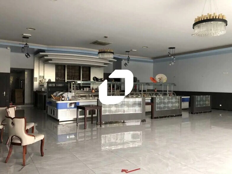 Local commercial dans L'ISLE-ADAM à louer - Photo intérieure – Image 3 sur 4