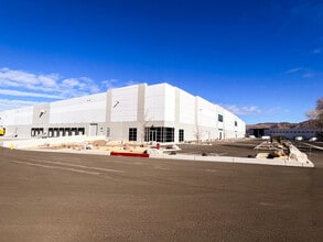 12915 Old Virginia Rd, Reno, NV à louer Photo de l’immeuble– Image 2 sur 7