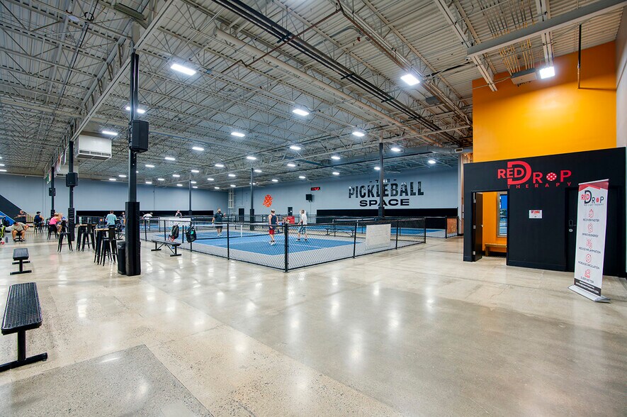 5665 W Bell Rd, Glendale, AZ à vendre - Photo intérieure – Image 3 sur 12