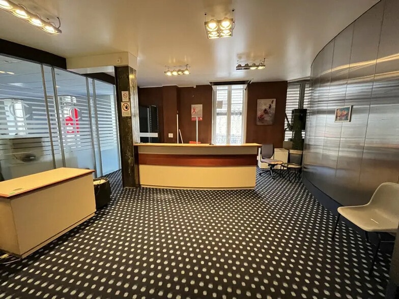 Bureau dans Lyon à louer - Photo de l’immeuble – Image 3 sur 12