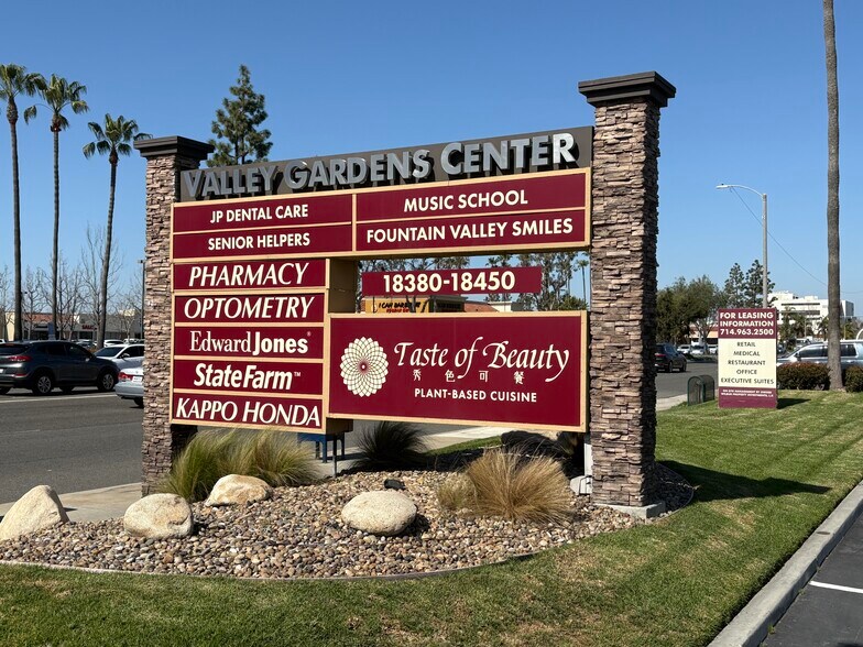 18384-18450 Brookhurst St, Fountain Valley, CA à louer - Photo de l’immeuble – Image 3 sur 3