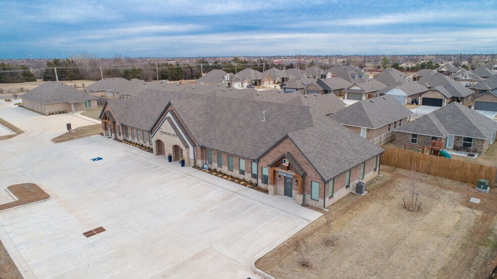 13901 S Western Ave, Oklahoma City, OK à louer - Photo de l’immeuble – Image 3 sur 18