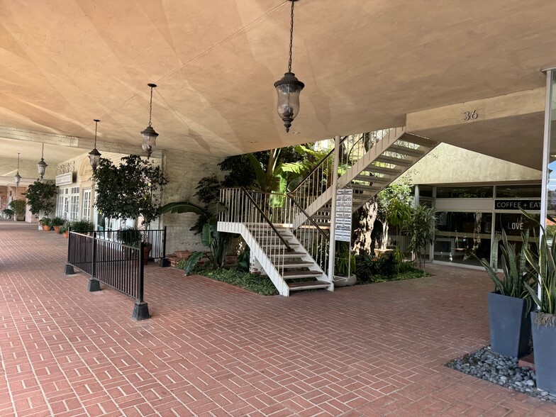 36 Malaga Cove Plz, Palos Verdes Estates, CA à louer - Photo de l’immeuble – Image 3 sur 9