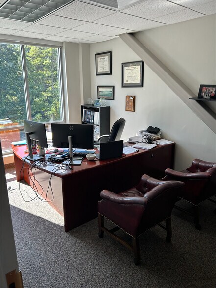 935 Jefferson Blvd, Warwick, RI à louer - Photo de l’immeuble – Image 3 sur 19