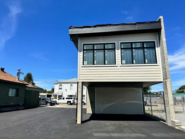 704 Cliff St, Enderby, BC à louer - Photo de l’immeuble – Image 3 sur 10