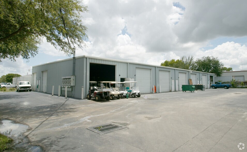6188 Taylor Rd, Naples, FL à vendre - Photo de l’immeuble – Image 2 sur 2
