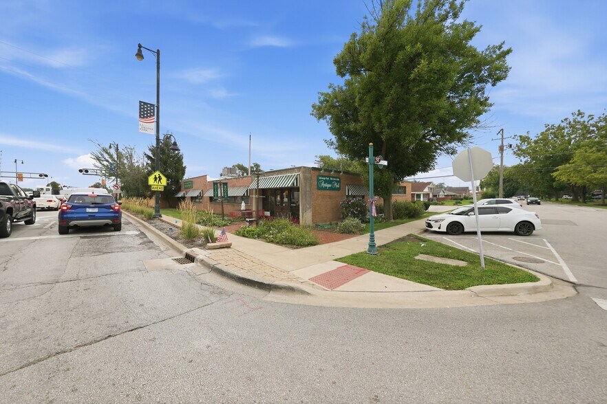 800 E 31st St, La Grange Park, IL à vendre - Photo de l’immeuble – Image 2 sur 19