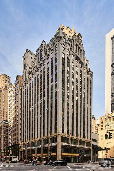 57 W 57th St, New York, NY à louer - Photo de l’immeuble – Image 2 sur 19