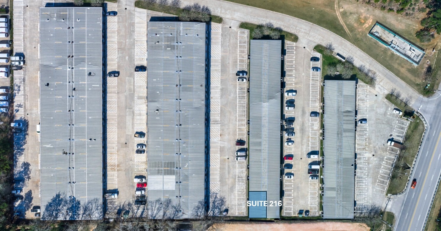 1300 S Frazier St, Conroe, TX à louer Photo intérieure– Image 1 sur 20