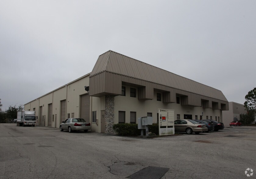 4206 Enterprise Ave, Naples, FL à louer - Photo principale – Image 1 sur 7