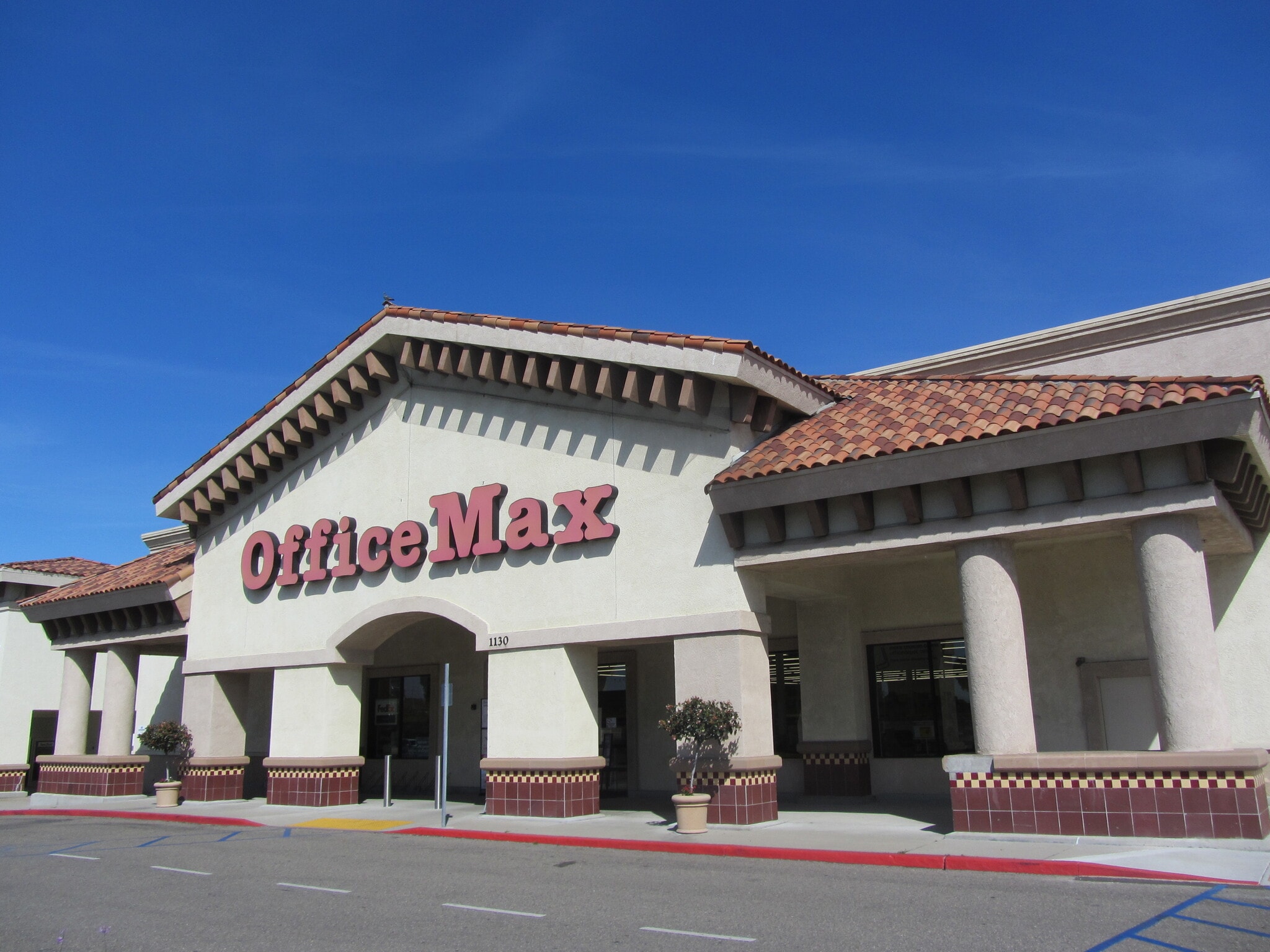 1160 W Branch St, Arroyo Grande, CA à louer Photo de l’immeuble– Image 1 sur 3