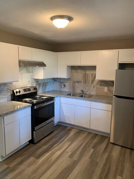 120 S FM 356, Onalaska, TX à vendre - Photo de l’immeuble – Image 3 sur 7