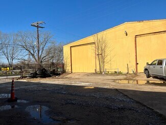 Plus de détails pour 101-107 Ramona St, Smithville, TX - Industriel/Logistique à louer