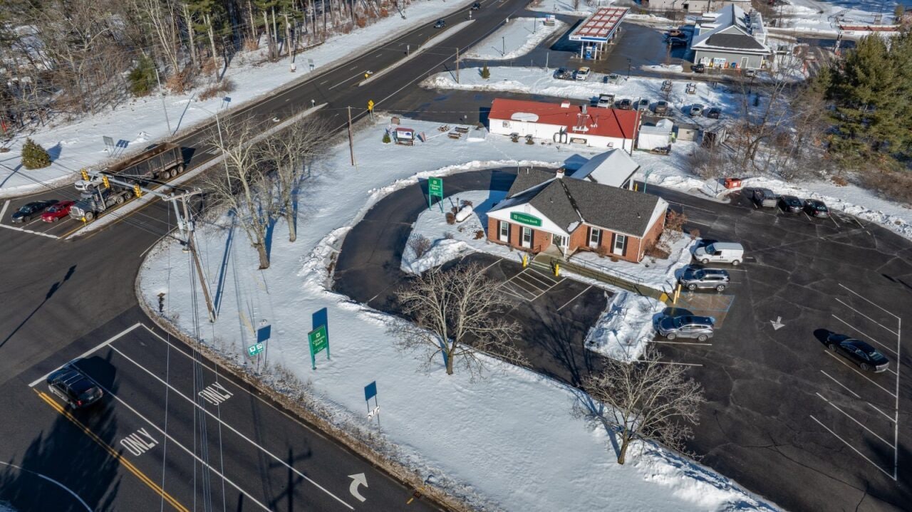 581 Franklin Pierce Hwy, Barrington, NH à vendre Photo intérieure– Image 1 sur 21