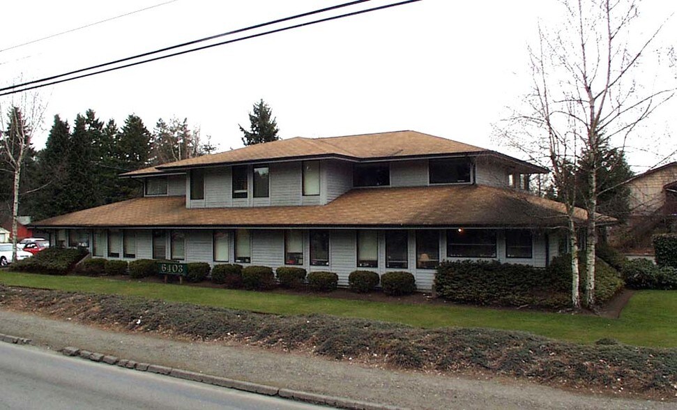 6403 Lakewood Dr W, Tacoma, WA à louer - Photo principale – Image 1 sur 2