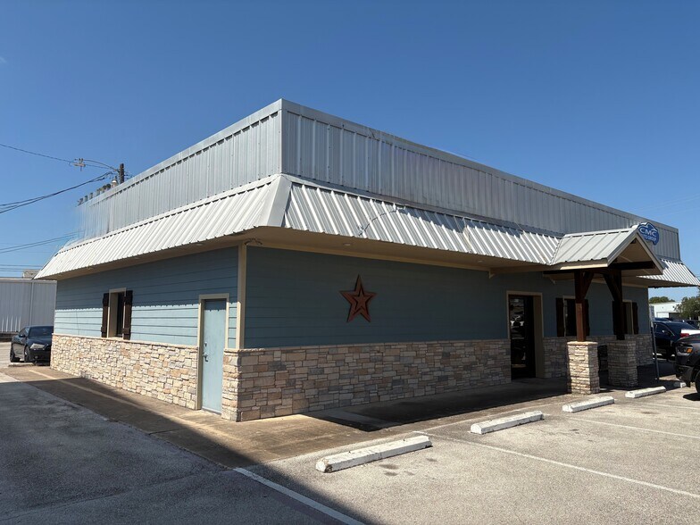 611 W Tx-340-loop, Woodway, TX à louer - Photo de l’immeuble – Image 2 sur 8