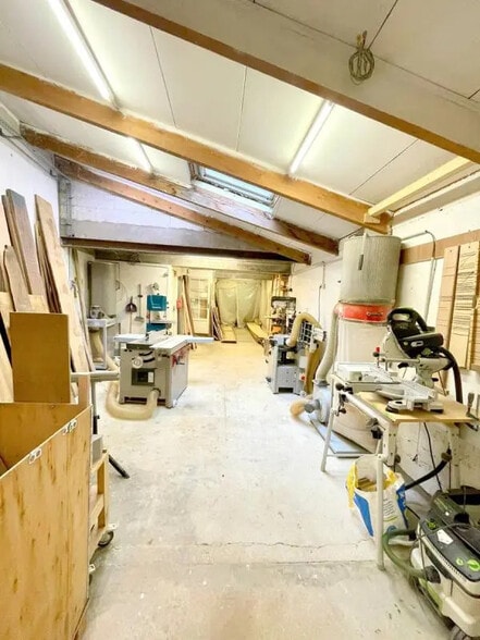 Local commercial dans Maisons-Laffitte à louer - Photo intérieure – Image 3 sur 8