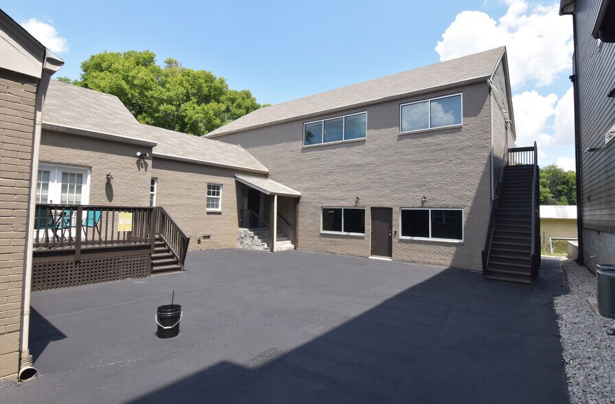 2702 Greystone Rd, Nashville, TN à louer - Photo de l’immeuble – Image 3 sur 20