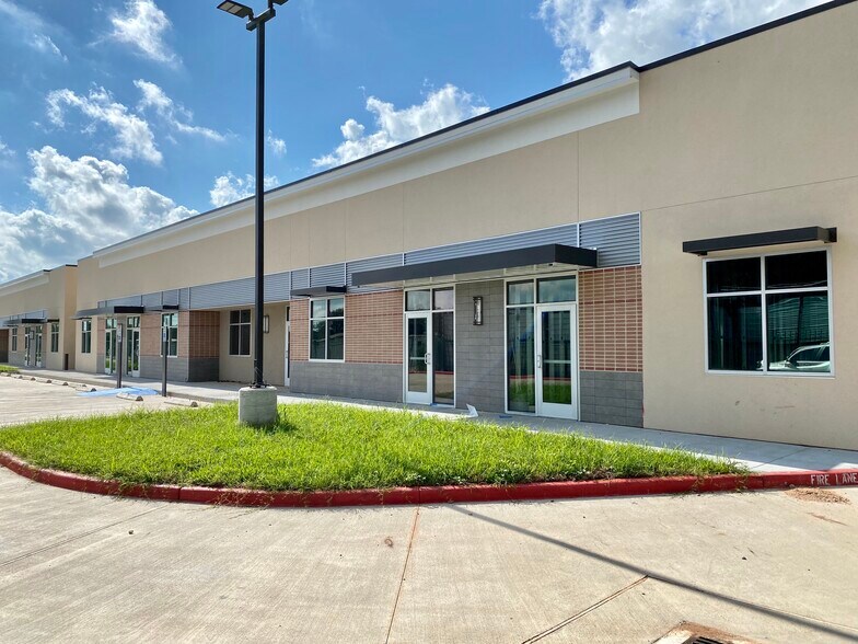 1517 FM 359 Rd, Richmond, TX à louer - Photo de l’immeuble – Image 2 sur 3