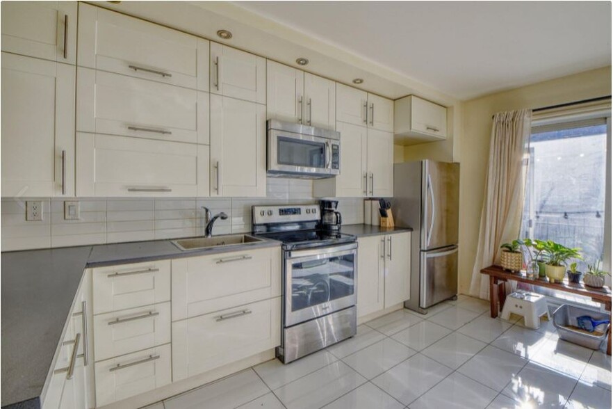 2510-2518 Rue Sheppard, Montréal, QC à vendre - Photo intérieure – Image 3 sur 10