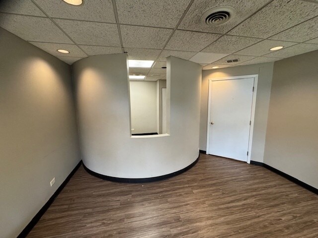 4260 Westbrook Dr, Aurora, IL à louer - Photo de l’immeuble – Image 2 sur 14