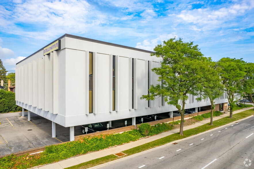 10024 Skokie Blvd, Skokie, IL à louer - Photo de l’immeuble – Image 1 sur 8