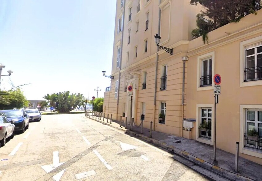 Bureau dans Nice à vendre - Photo de l’immeuble – Image 1 sur 11